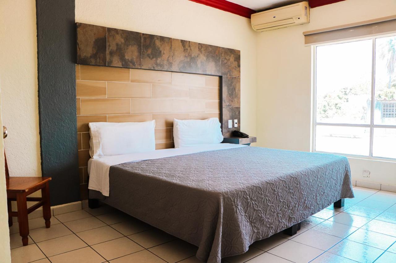 Hotel Gina Tecomán Esterno foto