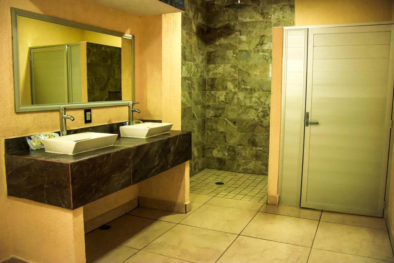 Hotel Gina Tecomán Esterno foto